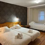 Hotel Eriste فندق 2*