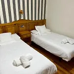 Hotel Eriste فندق