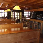فندق Hotel Eriste 2*
